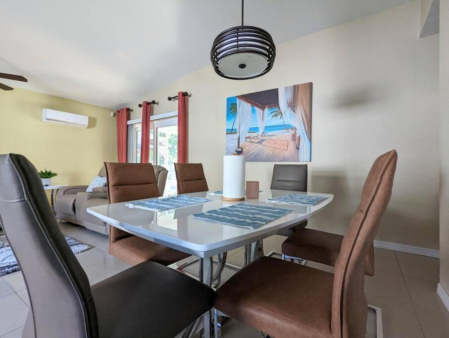 3Bed & 2Bath Property Couple Minutes From Siesta Key Beach & Downtown Sarasota Exteriér fotografie