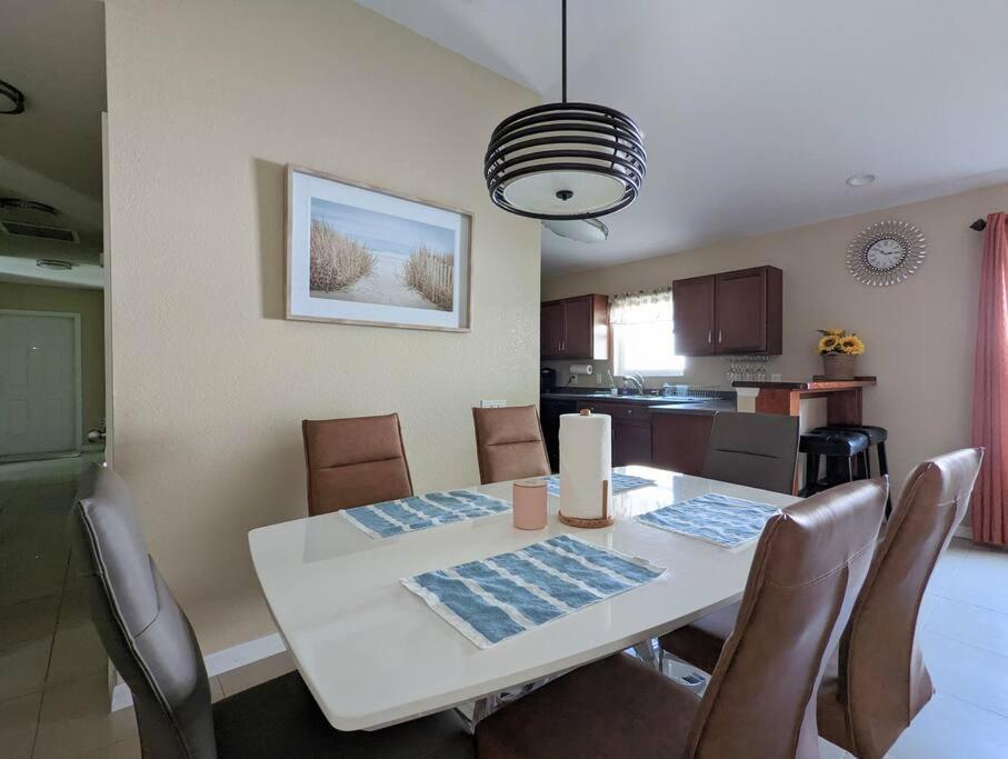 3Bed & 2Bath Property Couple Minutes From Siesta Key Beach & Downtown Sarasota Exteriér fotografie