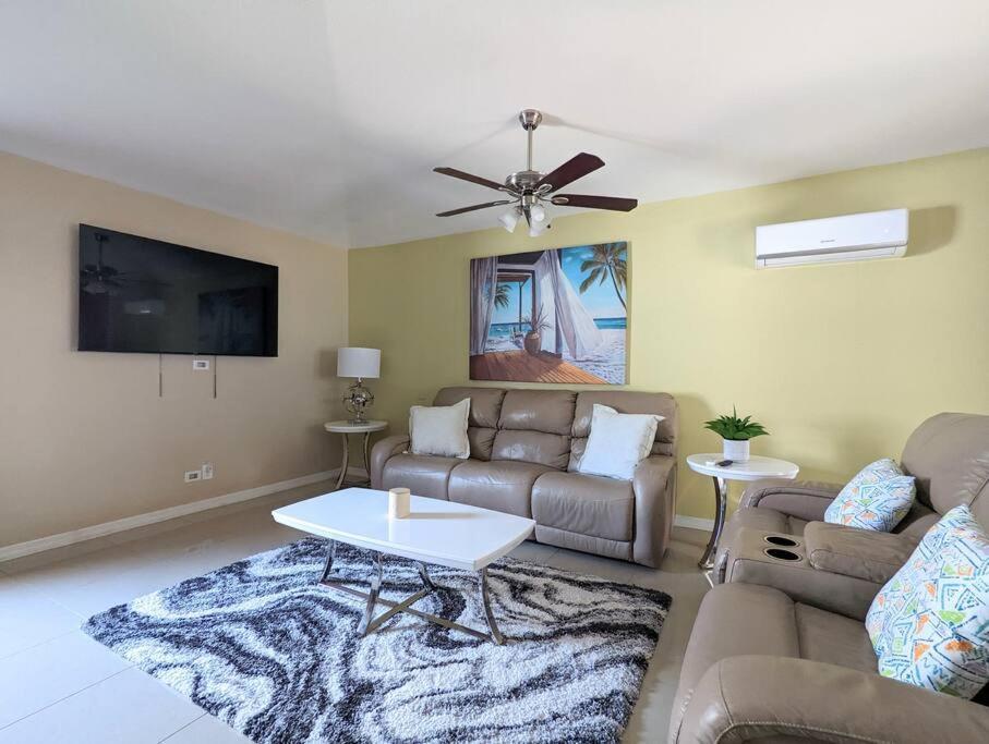 3Bed & 2Bath Property Couple Minutes From Siesta Key Beach & Downtown Sarasota Exteriér fotografie